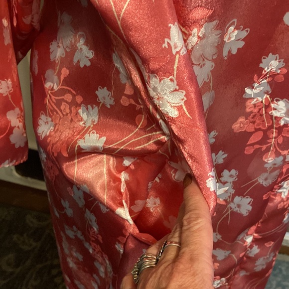Lord and Taylor peach and white Japanese flower house coat size L - Picture 5 of 8
